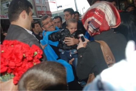 Murat Aydın ‘dan sevgi yürüyüşlerine devam